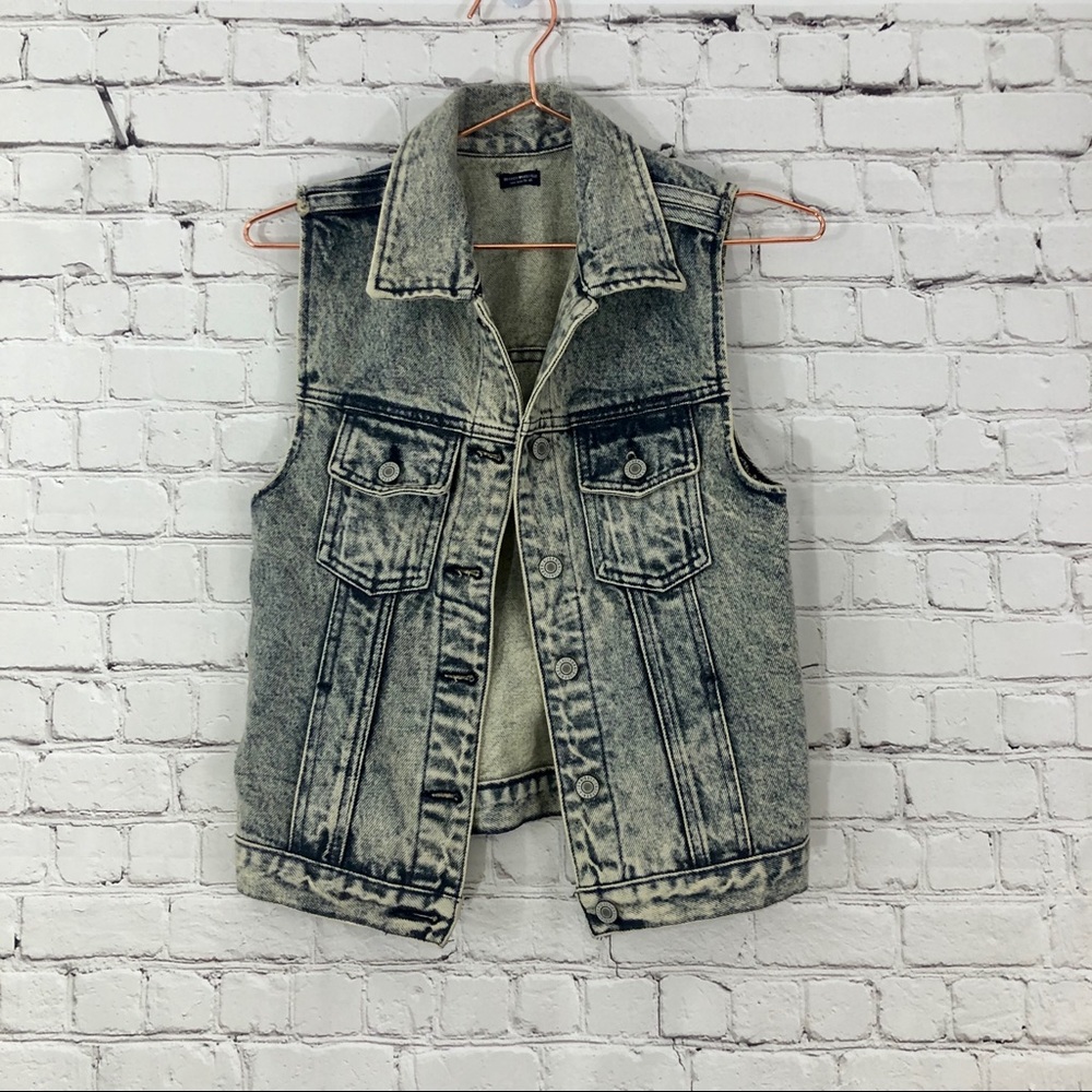 Brandy Melville | Acid Wash Denim Vest